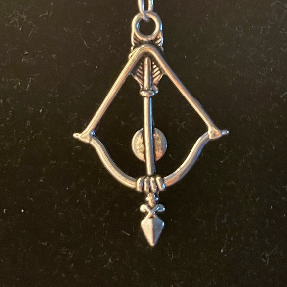 Pendant Chain Necklace (Bow & Arrow) - Picture 3 of 5